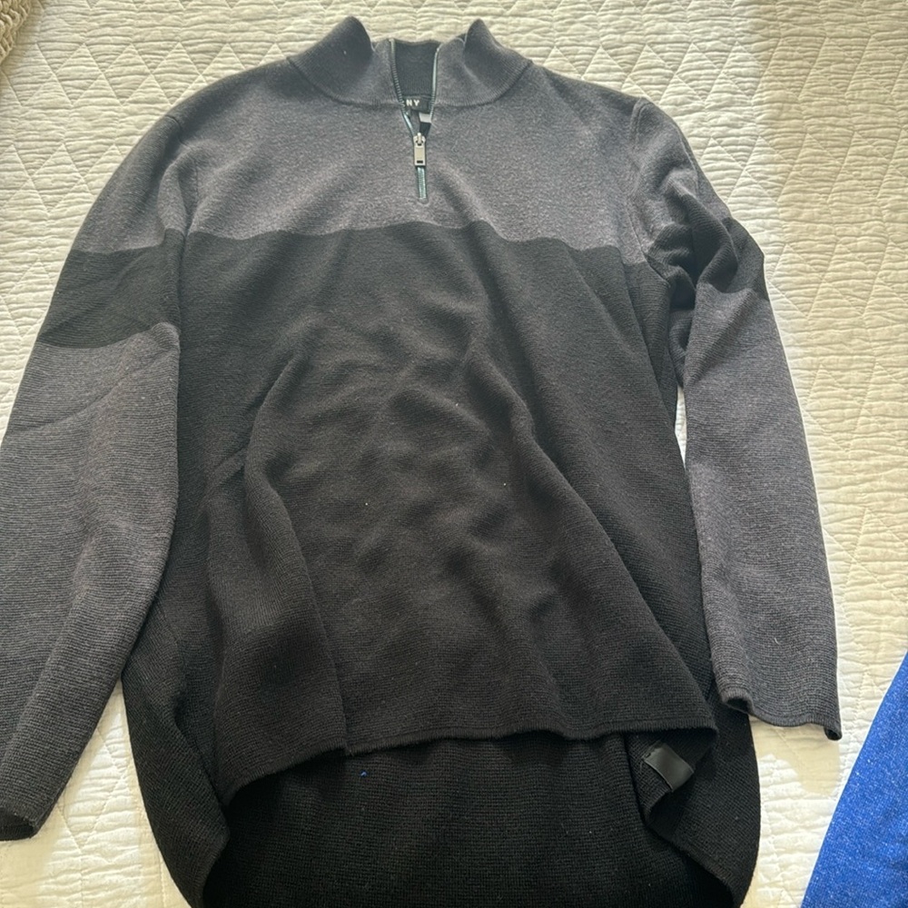 MENS DKNY BLACK/gray sweater